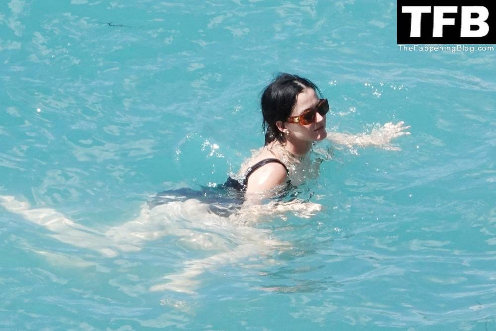 Katy Perry & Orlando Bloom Enjoy Their Summer Vacation on Positano - #4