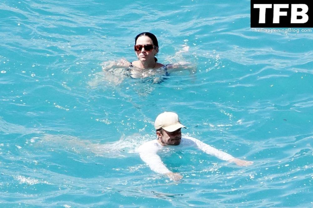 Katy Perry & Orlando Bloom Enjoy Their Summer Vacation on Positano - #10