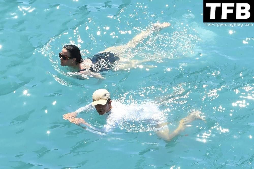 Katy Perry & Orlando Bloom Enjoy Their Summer Vacation on Positano - #47