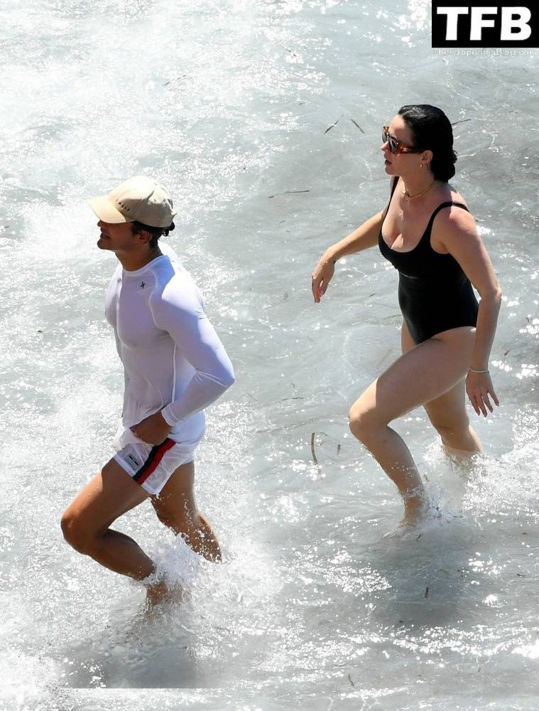 Katy Perry & Orlando Bloom Enjoy Their Summer Vacation on Positano - #89