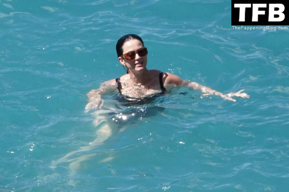 Katy Perry & Orlando Bloom Enjoy Their Summer Vacation on Positano - #83