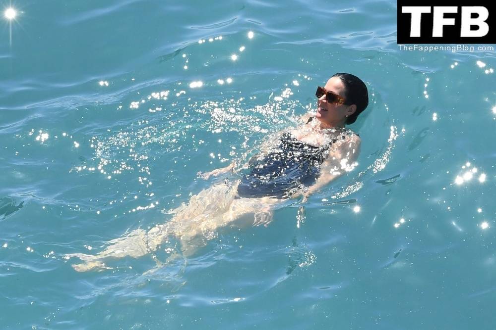 Katy Perry & Orlando Bloom Enjoy Their Summer Vacation on Positano - #74