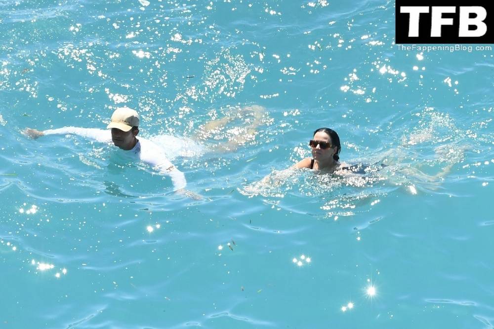 Katy Perry & Orlando Bloom Enjoy Their Summer Vacation on Positano - #13