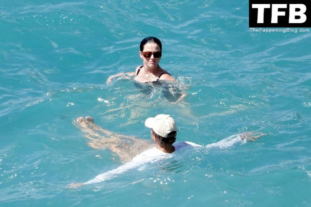 Katy Perry & Orlando Bloom Enjoy Their Summer Vacation on Positano - #7