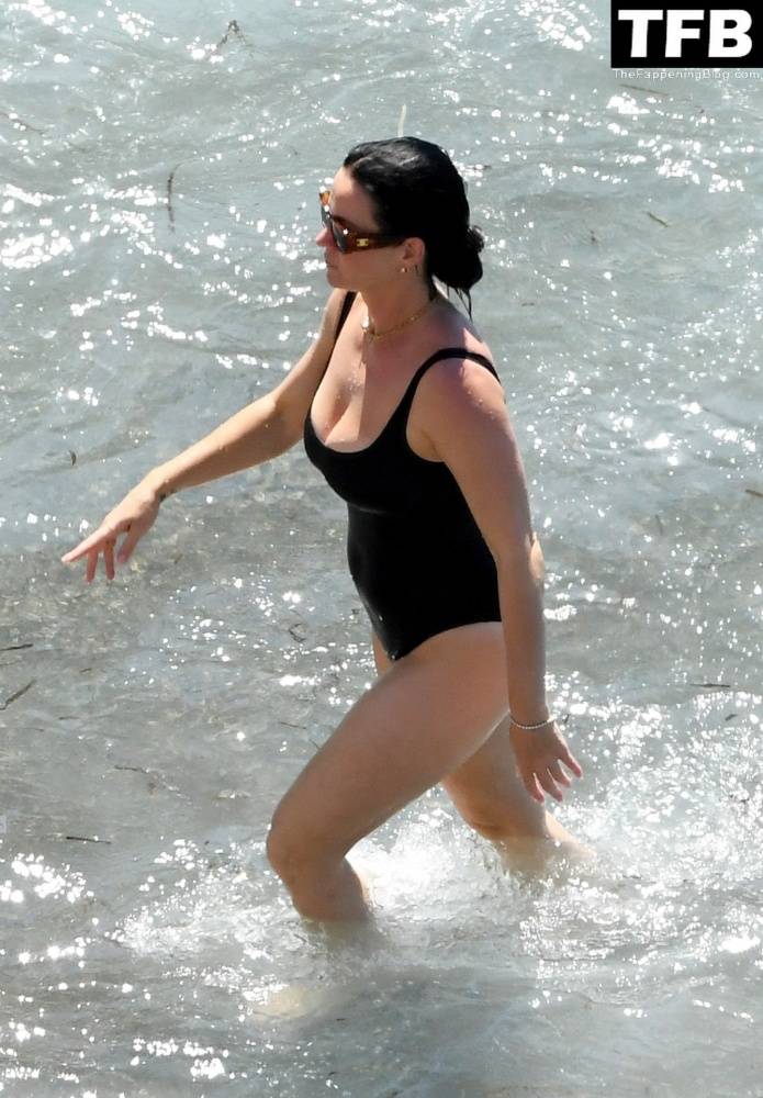 Katy Perry & Orlando Bloom Enjoy Their Summer Vacation on Positano - #26