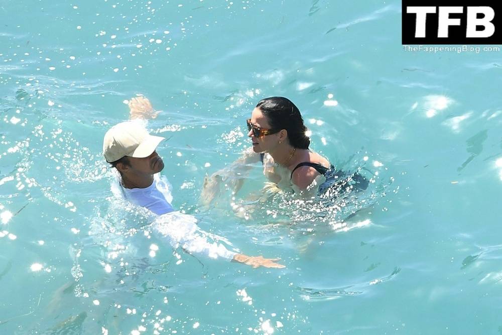 Katy Perry & Orlando Bloom Enjoy Their Summer Vacation on Positano - #61