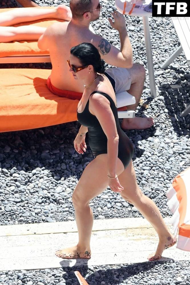 Katy Perry & Orlando Bloom Enjoy Their Summer Vacation on Positano - #40