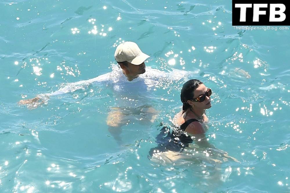 Katy Perry & Orlando Bloom Enjoy Their Summer Vacation on Positano - #5