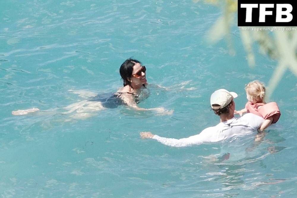 Katy Perry & Orlando Bloom Enjoy Their Summer Vacation on Positano - #69