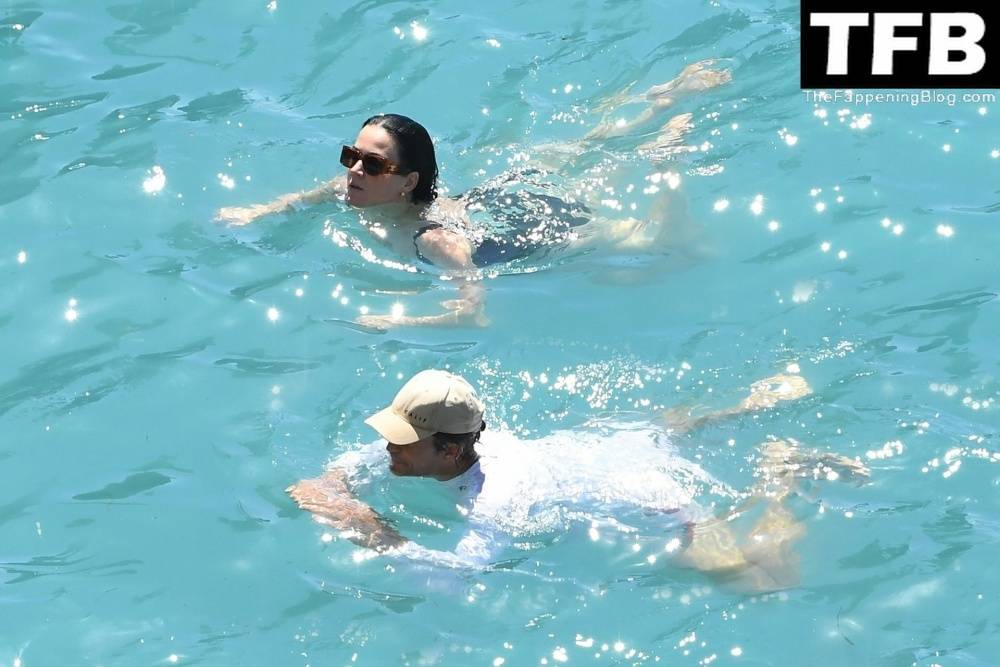 Katy Perry & Orlando Bloom Enjoy Their Summer Vacation on Positano - #66