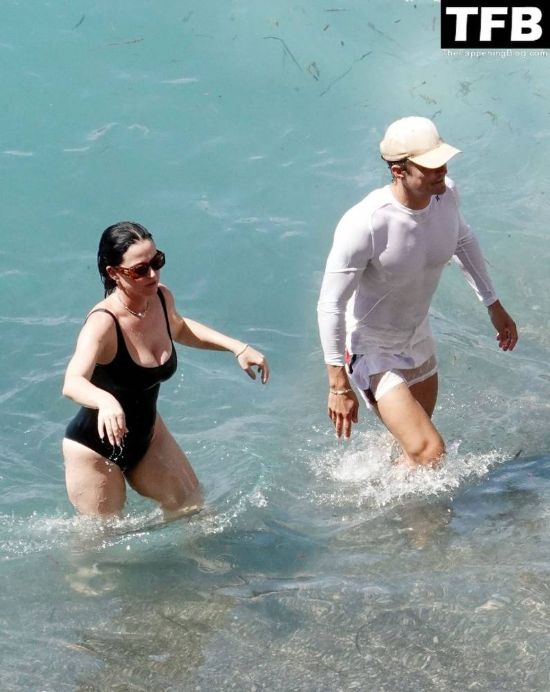 Katy Perry & Orlando Bloom Enjoy Their Summer Vacation on Positano - #23