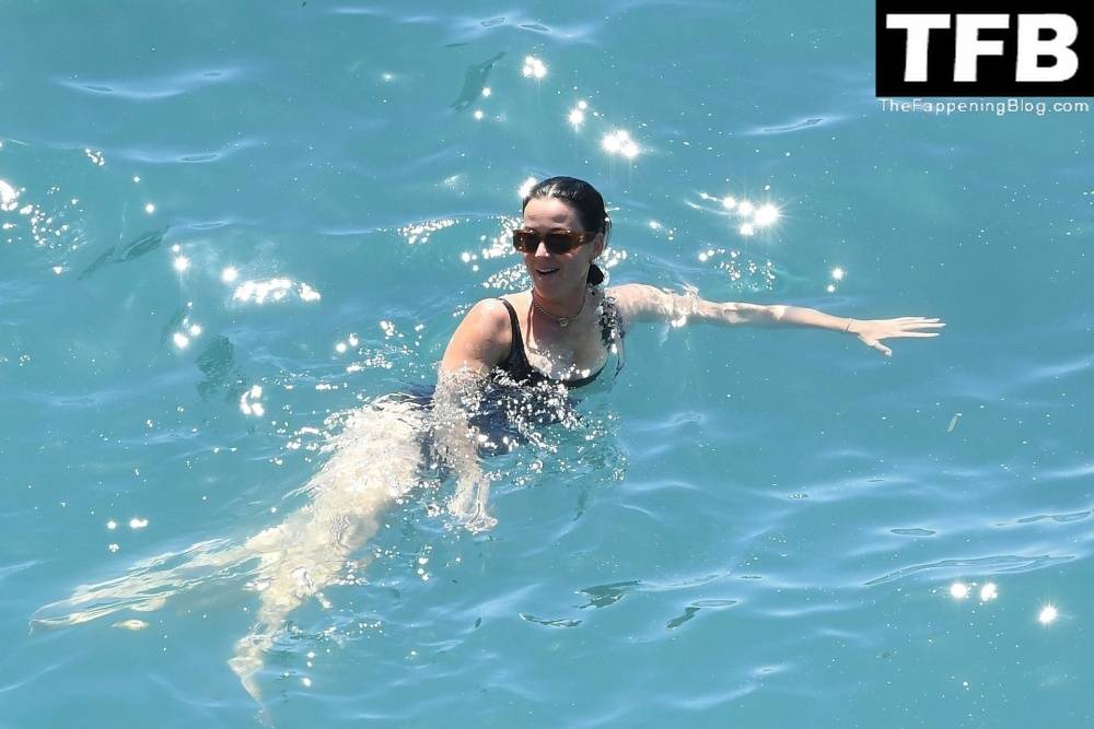 Katy Perry & Orlando Bloom Enjoy Their Summer Vacation on Positano - #65