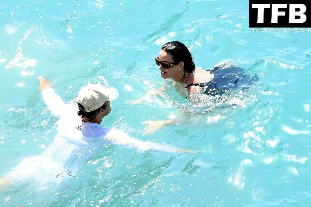 Katy Perry & Orlando Bloom Enjoy Their Summer Vacation on Positano - #100