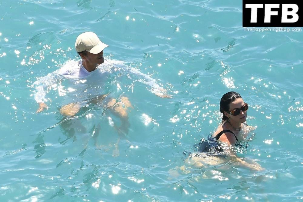 Katy Perry & Orlando Bloom Enjoy Their Summer Vacation on Positano - #71