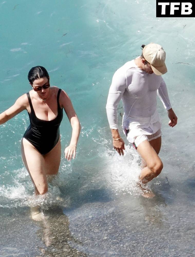 Katy Perry & Orlando Bloom Enjoy Their Summer Vacation on Positano - #79