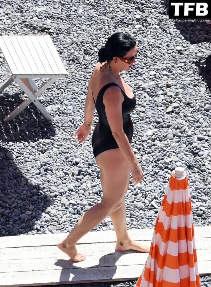 Katy Perry & Orlando Bloom Enjoy Their Summer Vacation on Positano - #87
