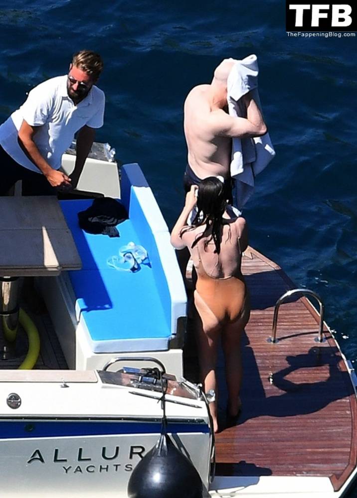 Elizabeth Reaser Has a Great Time with Bruce Gilbert While on Holiday in Positano - #6