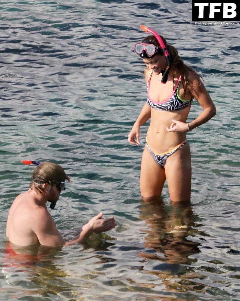 Nina Agdal & Logan Paul Enjoy a Day Snorkeling at the Beach in Mykonos - #8