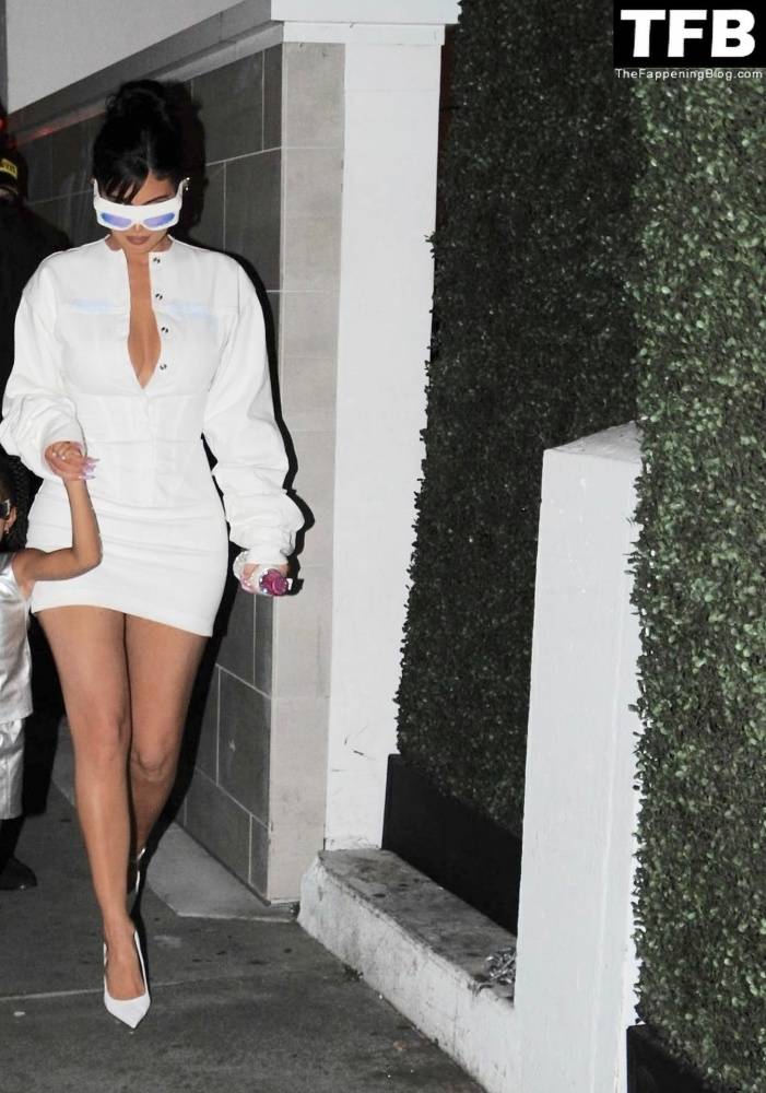 Kylie Jenner Showcases Her Svelte Figure in All-White - #64