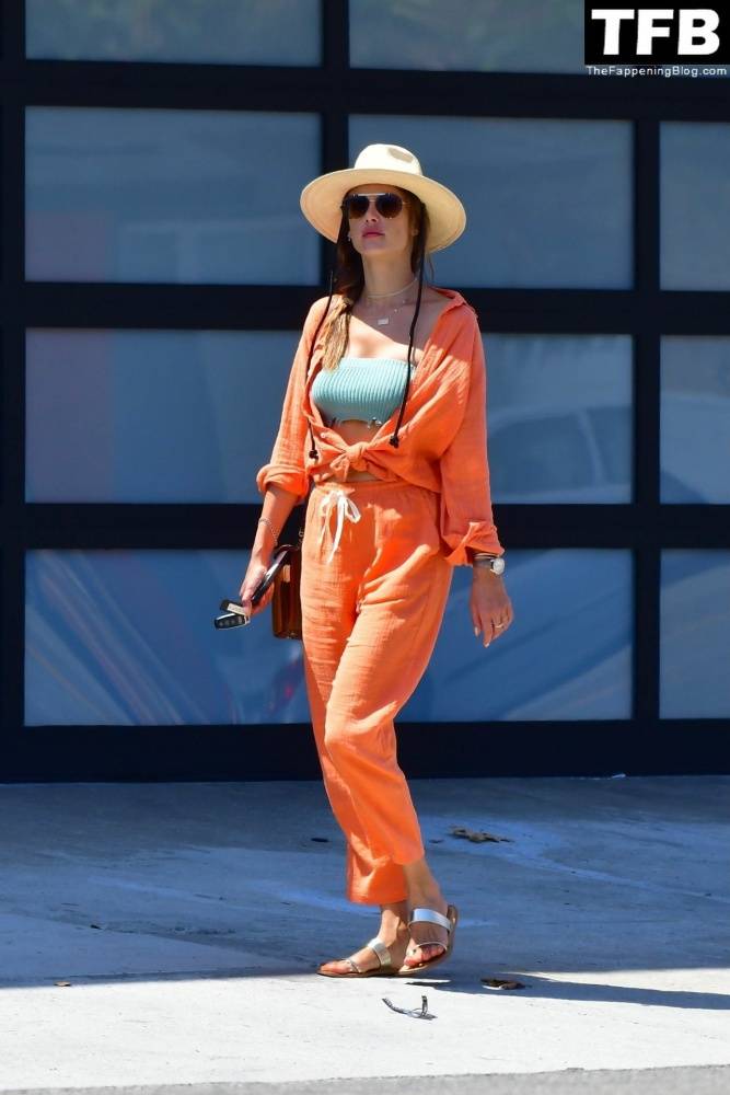 Alessandra Ambrosio Takes Her Daughter Out for Lunch in Malibu - #46