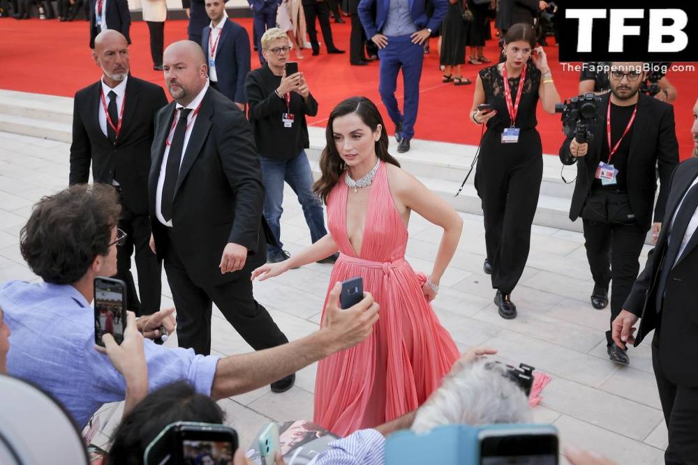 Ana de Armas Stuns on the Red Carpet at the 79th Venice International Film Festival - #19