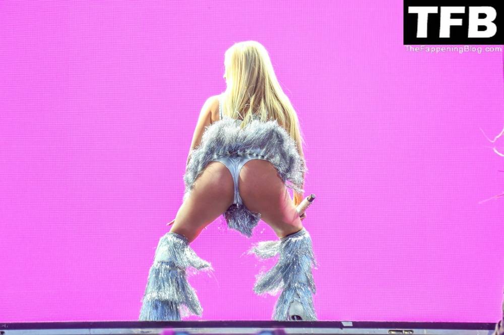 Bad Gyal Displays Her Sexy Butt at the Primavera Sound Festival - #4