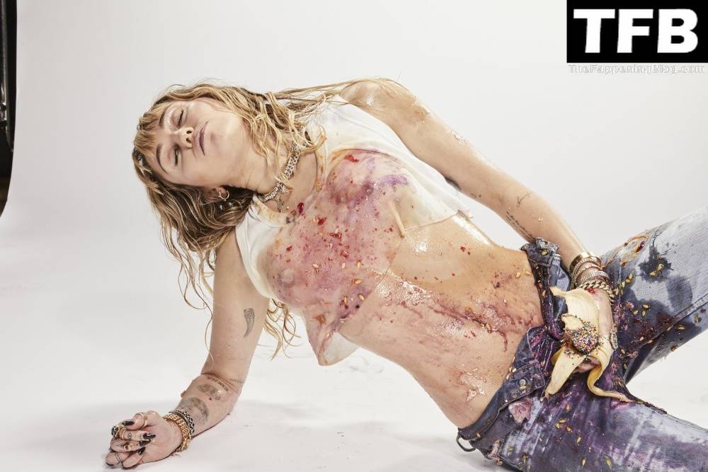 Miley Cyrus Nude & Sexy 13 1CShe Is Coming 1D Outtakes - #35