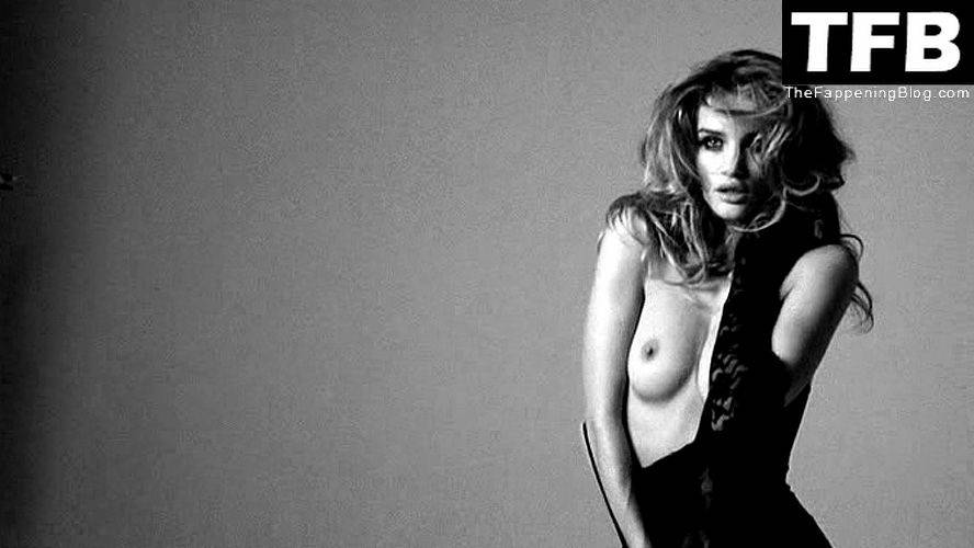 Rosie Huntington-Whiteley Nude & Sexy Collection – Part 2 - #9