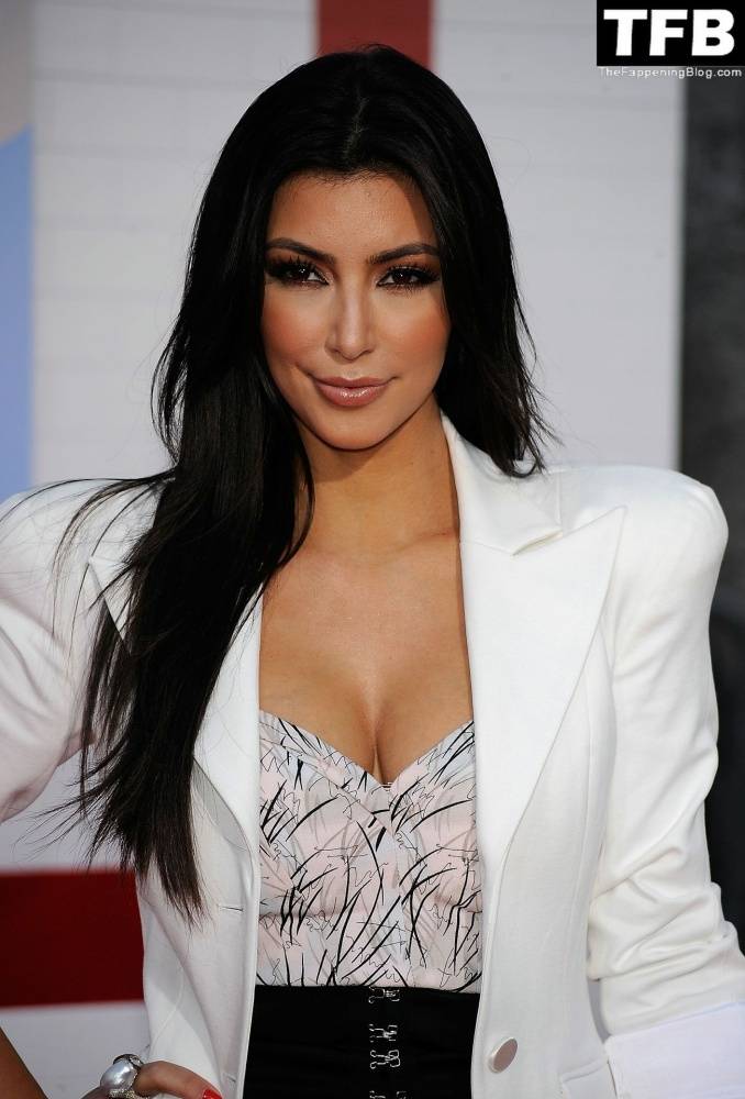 Kim Kardashian Nude & Sexy Collection 13 Part 4 - #32