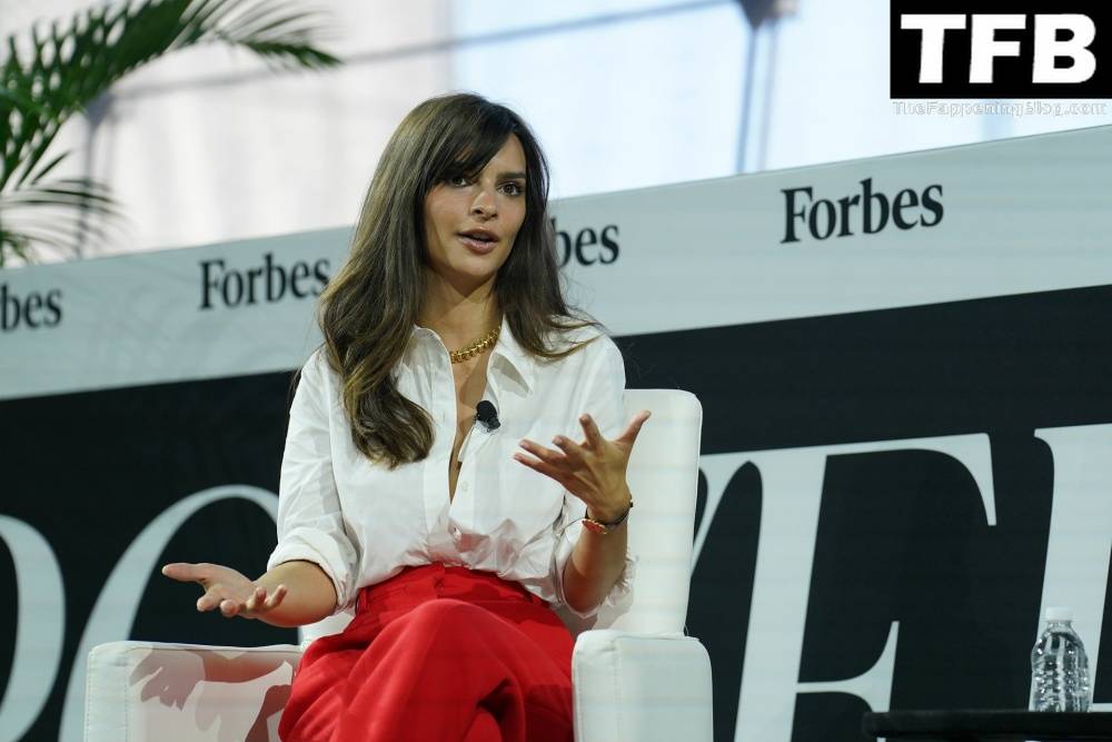 Newly Single Emily Ratajkowski Attends Forbes Power Women 19s Summit in NYC - #38