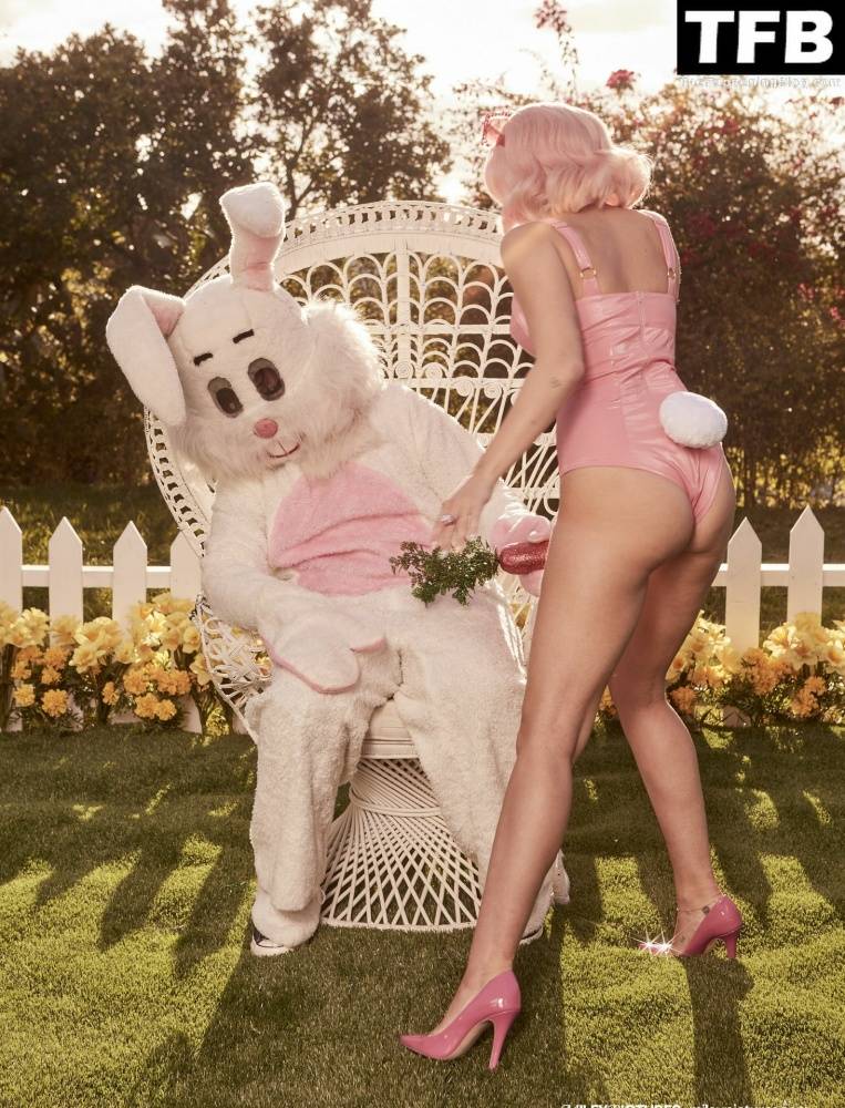 Miley Cyrus Nude & Sexy 13 Vogue Magazine Outtakes - #84