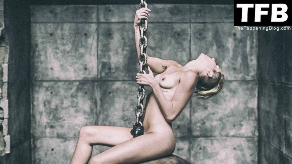 Miley Cyrus Nude 13 Wrecking Ball (17 Pics + Video) - #15