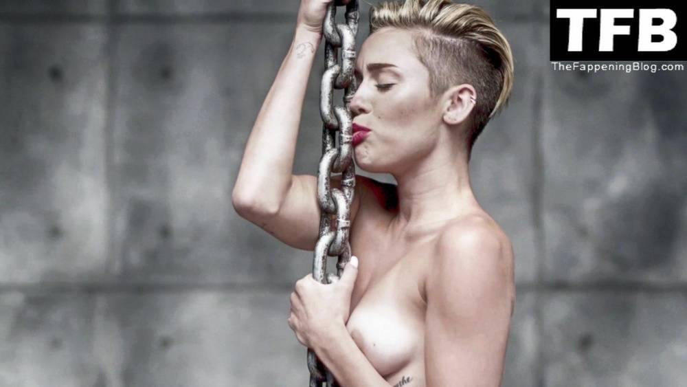 Miley Cyrus Nude 13 Wrecking Ball (17 Pics + Video) - #2