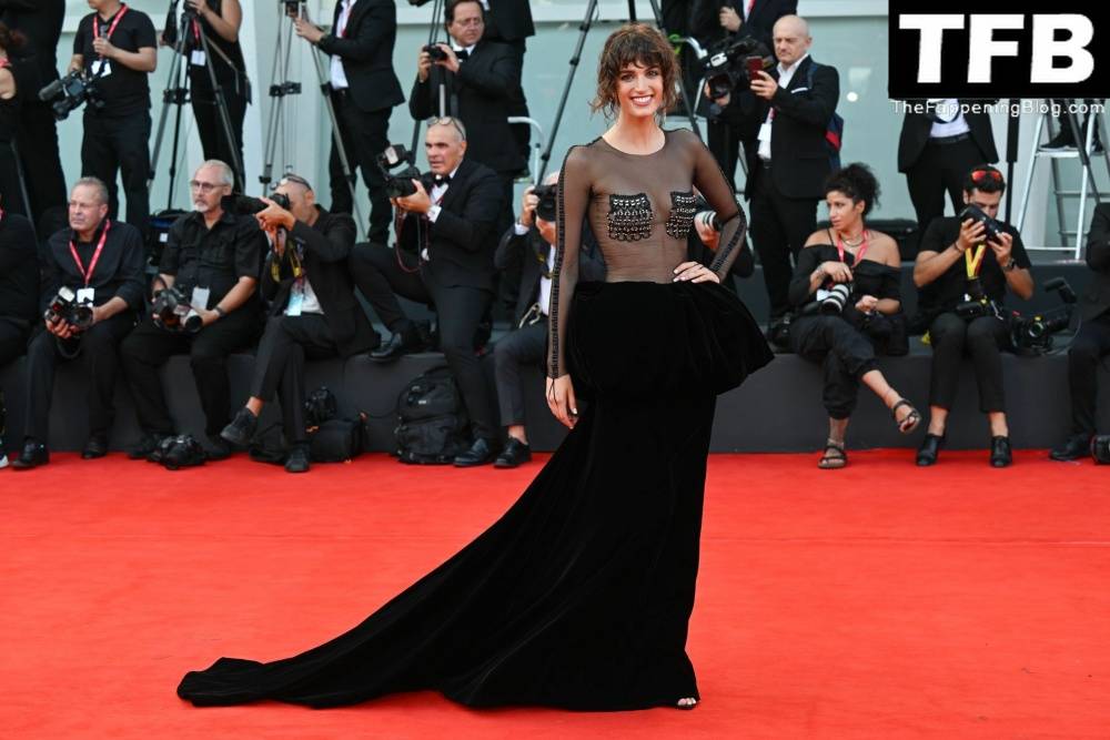 Greta Ferro Flashes Her Nude Tits at the 79th Venice International Film Festival - #50