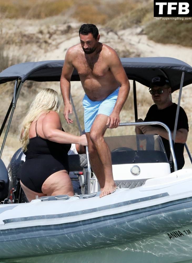 Gemma Collins Flashes Her Nude Boobs on the Greek Island of Mykonos - #17