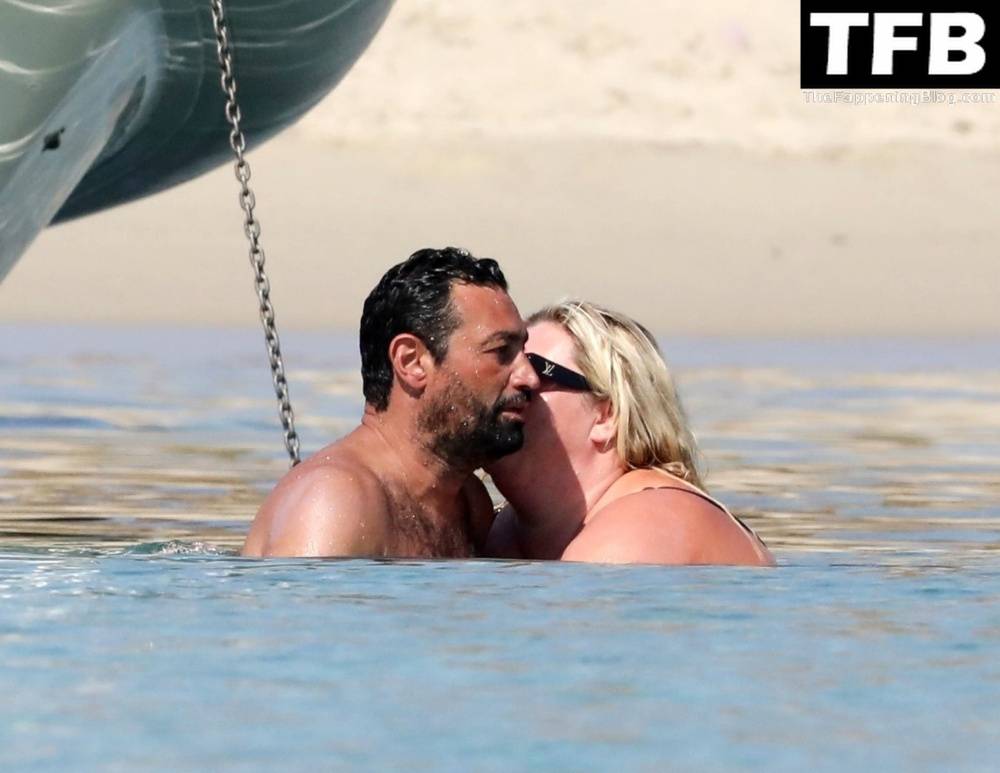 Gemma Collins Flashes Her Nude Boobs on the Greek Island of Mykonos - #70