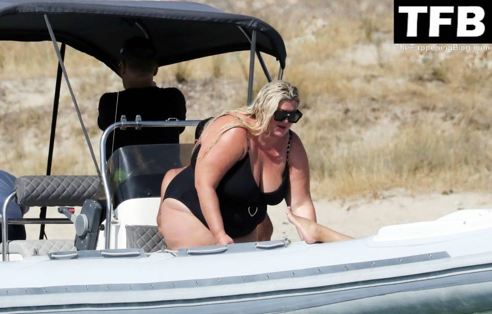Gemma Collins Flashes Her Nude Boobs on the Greek Island of Mykonos - #32