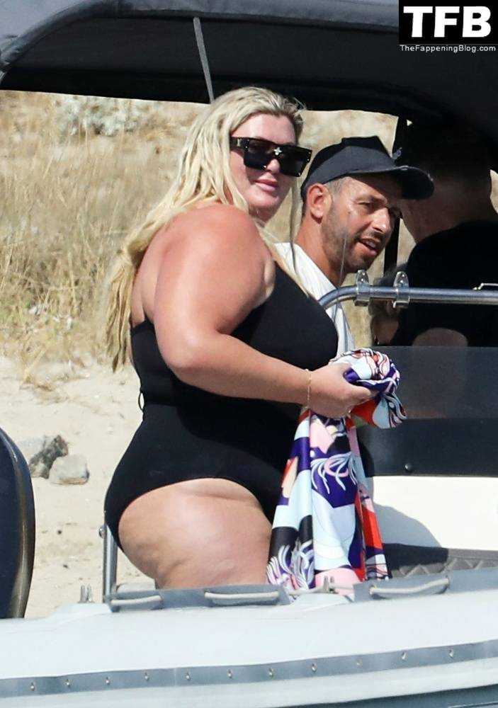 Gemma Collins Flashes Her Nude Boobs on the Greek Island of Mykonos - #26