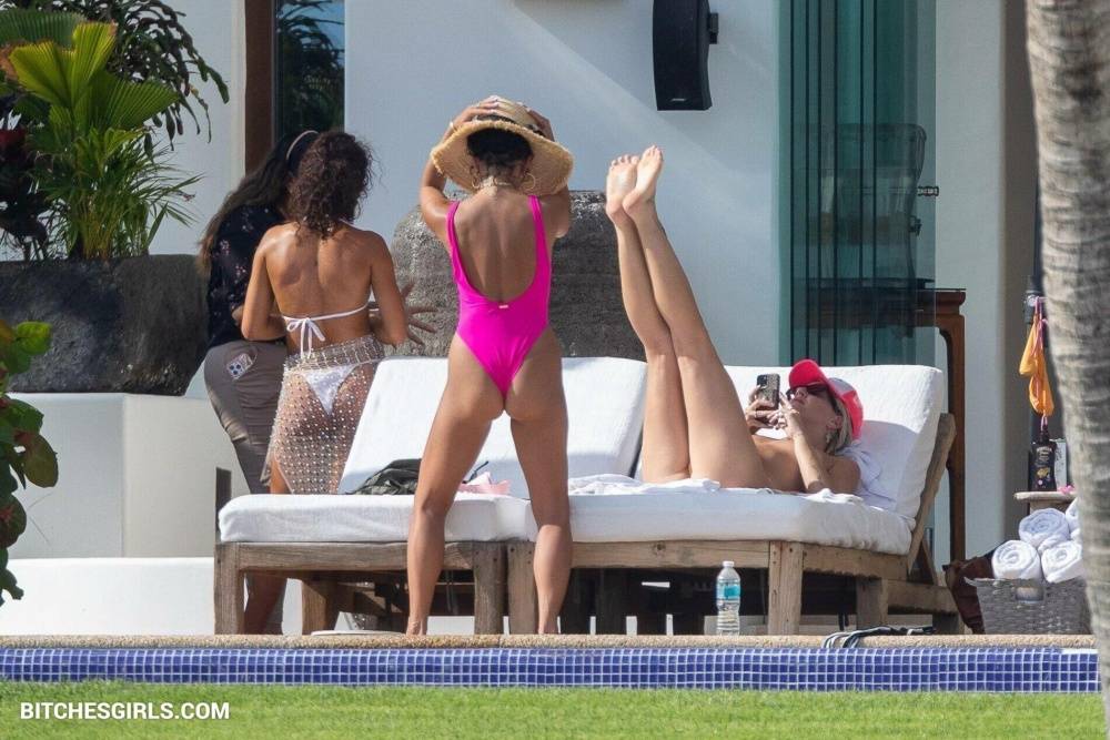 Vanessa Hudgens Nude Celebrity Leaked Photos - #18
