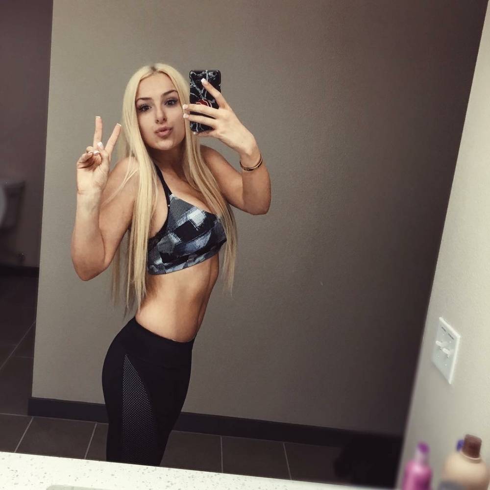 Tana Mongeau Sexy Pictures - #8