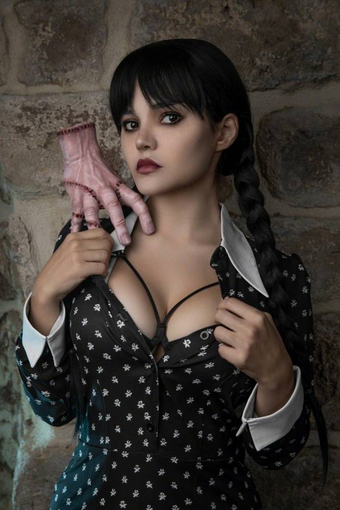 Kalinka Fox Nude Wednesday Addams Cosplay Patreon Set Leaked - #31