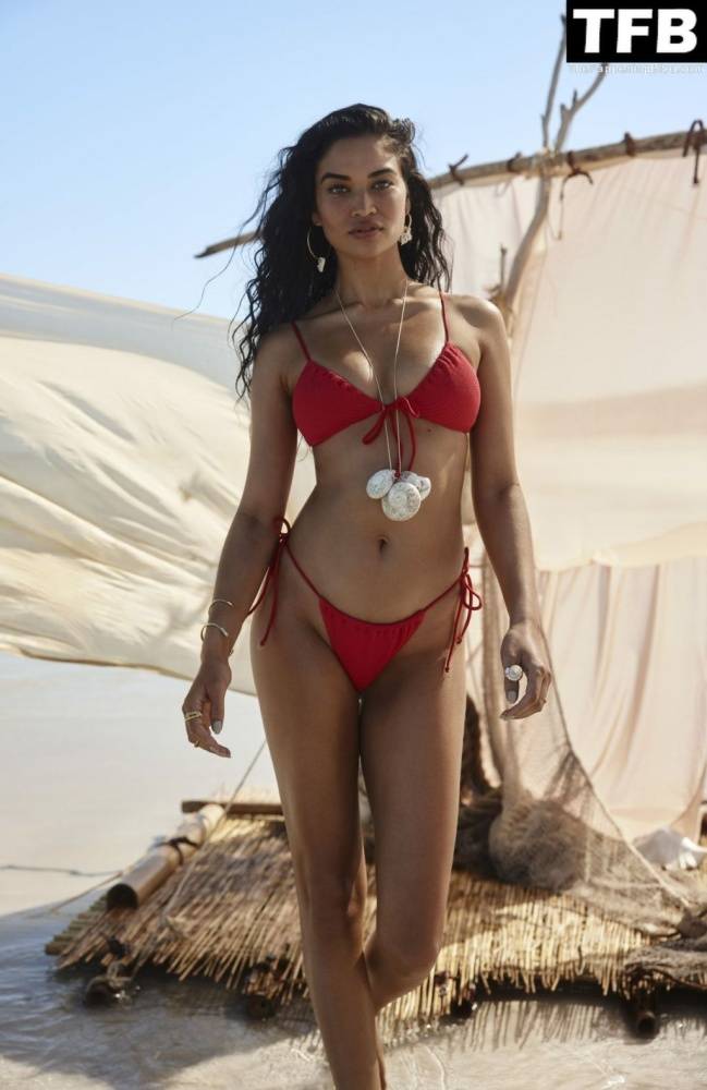 Shanina Shaik is the Face of Seafolly 19s 1CChase the Sun 1D Campaign - #main