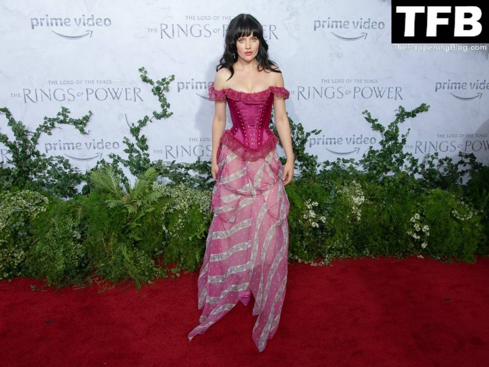 Markella Kavenagh Flaunts Her Cleavage at the Premiere of 1CThe Lord of the Rings: The Rings of Power 1D in LA - #main
