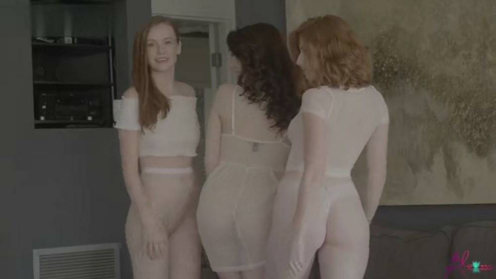 Emily Bloom Nude Lesbian Photoshoot Video Leaked - #main