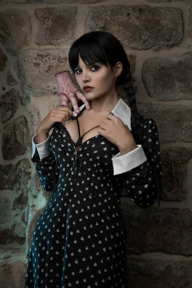 Kalinka Fox Nude Wednesday Addams Cosplay Patreon Set Leaked - #main