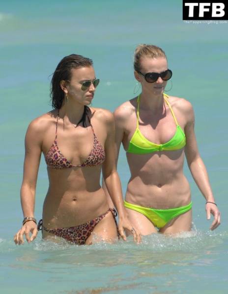 Irina Shayk & Anne Vyalitsyna Enjoy a Day on the Beach in Miami - fapfappy.com - county Miami