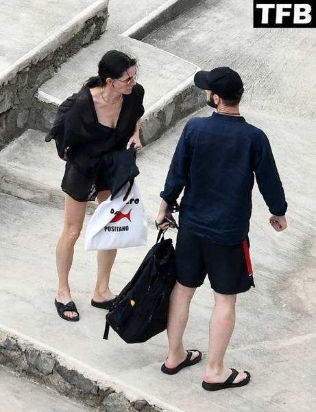Courteney Cox Enjoys the Summer Holiday with Johnny McDaid in Positano on modelclub.info