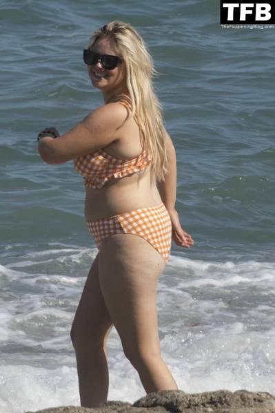Emily Atack is Seen Having Fun by the Sea and Doing a Shoot on Holiday in Spain - Spain on modelclub.info