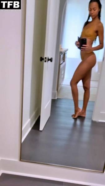 Zoe Saldana Sexy & Topless on modelclub.info