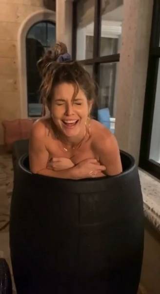 Amanda Cerny Nude Bath Dunking Video Leaked on modelclub.info